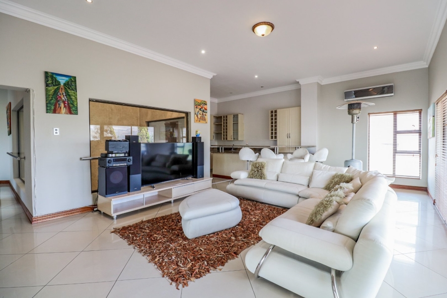 5 Bedroom Property for Sale in Xanadu Eco Residential Estate North West